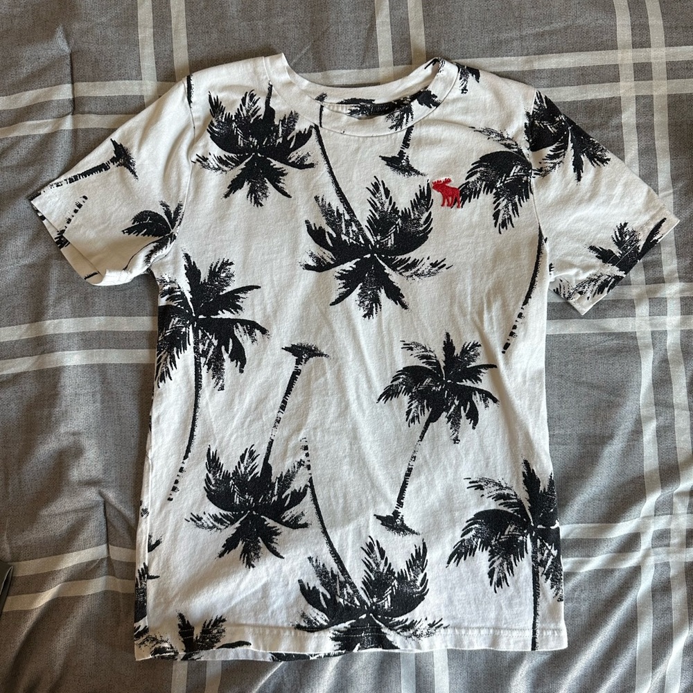 BOYS Abercrombie T-Shirt - Palm trees - size 7/8